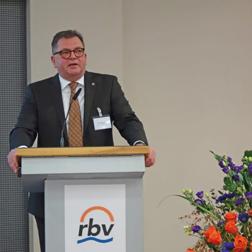 rbv-Präsident Fritz Eckard Lang eröffnete die 24. Tagung Leitungsbau in Berlin.
Foto: Rohrleitungsbauverband