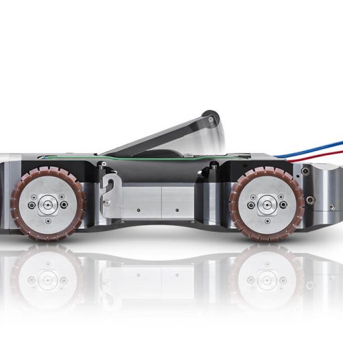 Kraftvoll, effizient, kompakt: Der MicroGator ist ein Fräsroboter für den Hauptkanal in Rohrdimensionen von DN 200 (gelinert) bis DN 300. 
Foto: IBAK Robotics GmbH