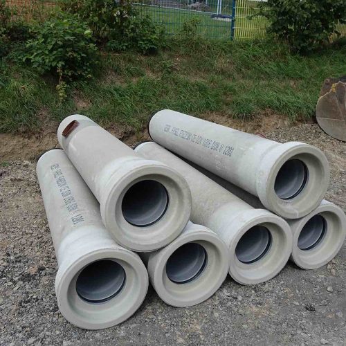Die FABEKUN®-Kanalrohre aus Beton und PVC-U vereinen die Vorteile beider Werkstoffe in einem Rohr. Foto: Gebr. Fasel Betonwerk