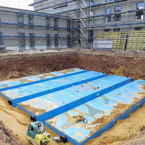 Auf dem Gelände der neuen Agentur für Arbeit in der Lewinskistraße in Kassel wird das Niederschlagswasser zukünftig gesammelt und gedrosselt abgeleitet.
Foto: Funke Kunststoffe