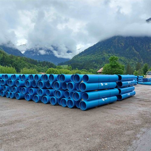 Bei der Neuverlegung eines Regenwasserkanals kamen in Oberstdorf erstmals Rohre aus dem Werkstoff PVC-U zum Einsatz. 
Foto: Funke Kunststoffe