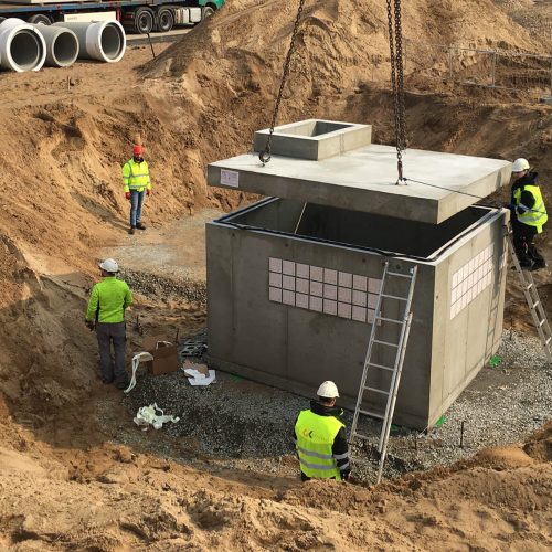 Kabelschächte sind wichtige Bausteine für den Ausbau der digitalen Infrastruktur. Foto: P.V. Betonfertigteilwerke GmbH